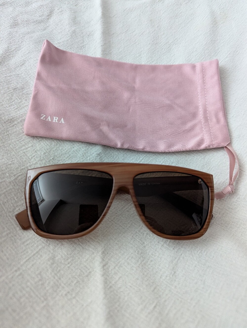 Brown Zara Sunglasses With Pink Fabric Case